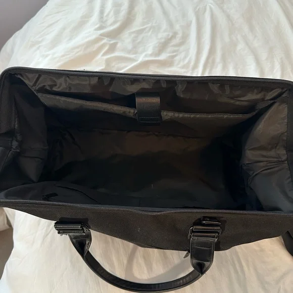 Beis Weekender with detachable strap. - Picture 5 of 6